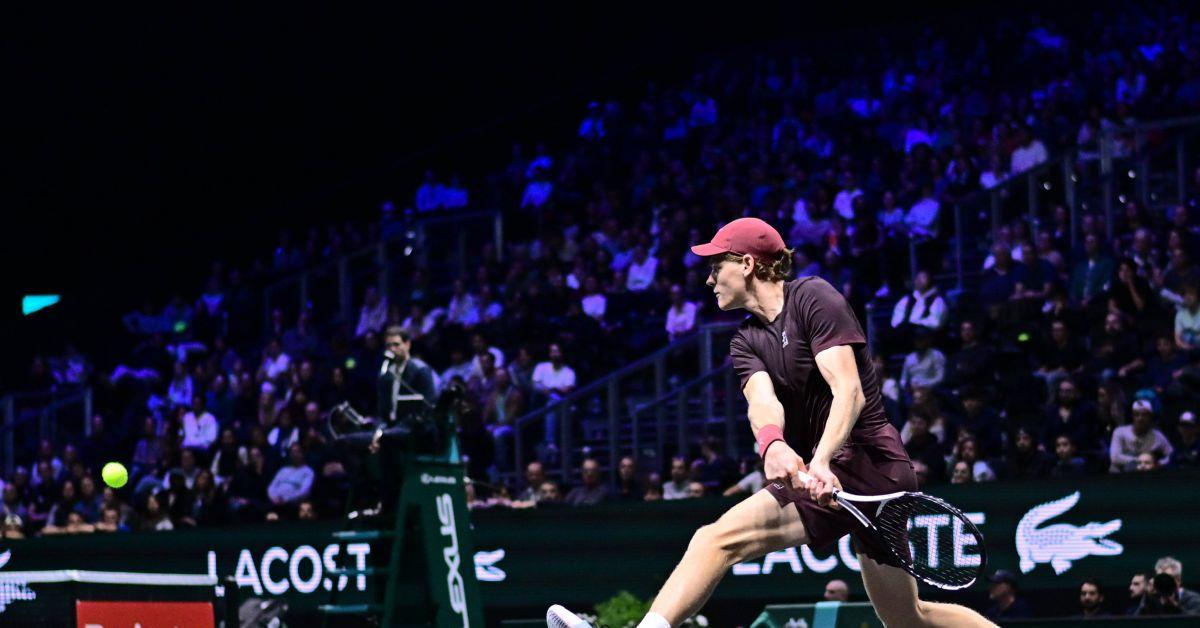 Sinner piega Shelton e vola in semifinale a Parigi indoor Sinner piega Shelton e vola in semifinale a Parigi indoor