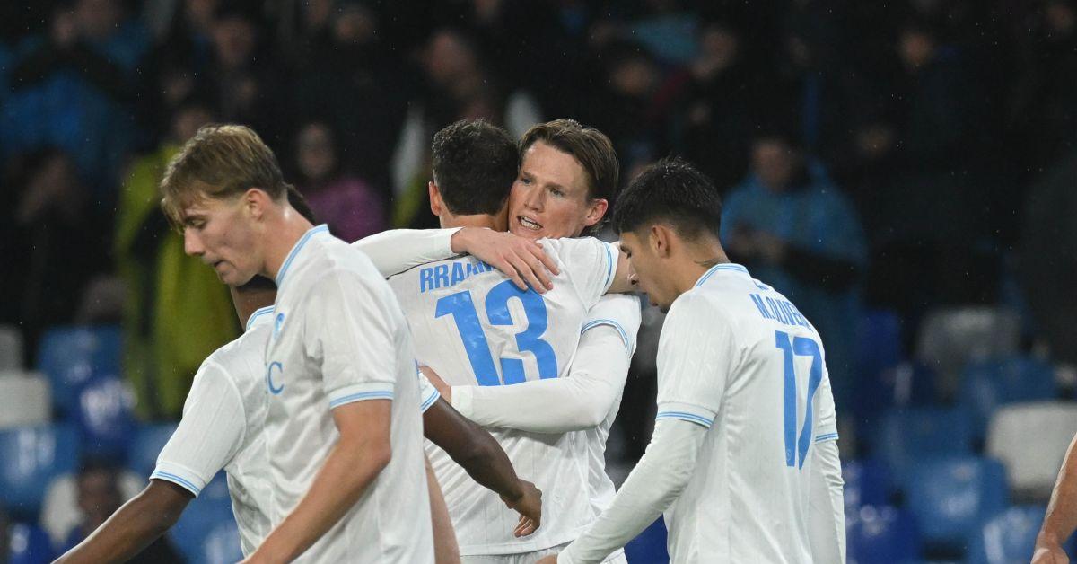 Napoli ok col Qarabag: McTominay decisivo, 2 0 al Maradona Napoli ok col Qarabag: McTominay decisivo, 2 0 al Maradona