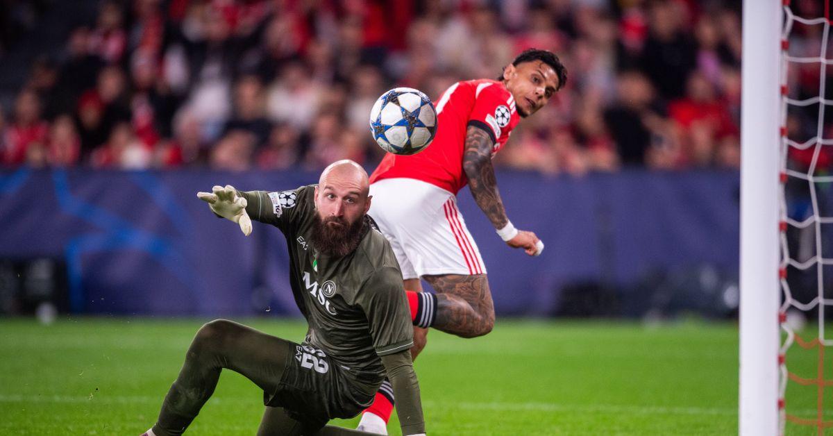 il napoli va ko in champions a lisbona vince il benfica 2 0 da Ilgiornaleditalia.it il napoli va ko in champions a lisbona vince il benfica 2 0