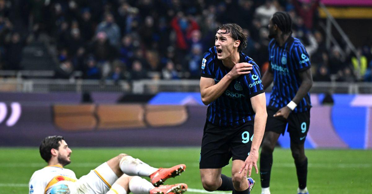 Pio Esposito firma l Pio Esposito firma l