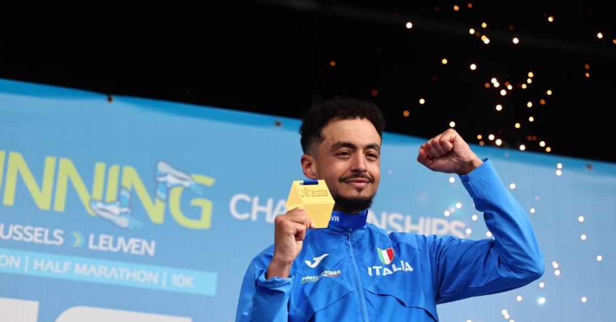 Iliass Aouani firma il Record italiano di maratona a Tokyo in 2h04