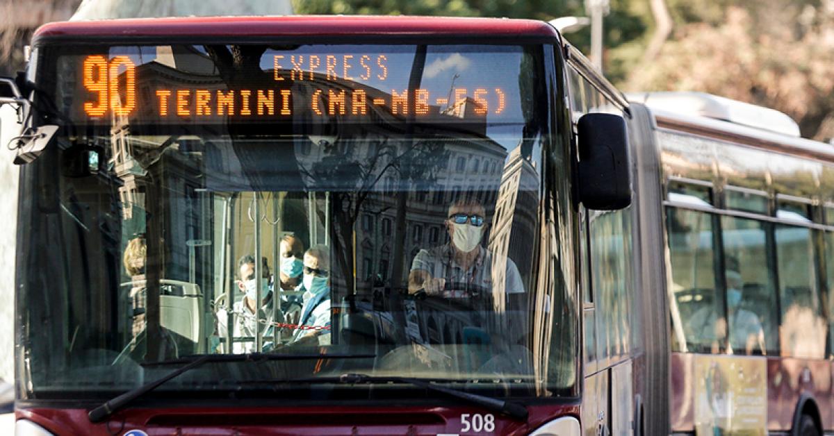 sciopero trasporti roma mezzi atac fermi dalle 830 alle 17 e dalle 20 a fine servizio personale easyjet in agitazione dalle 13 alle 17