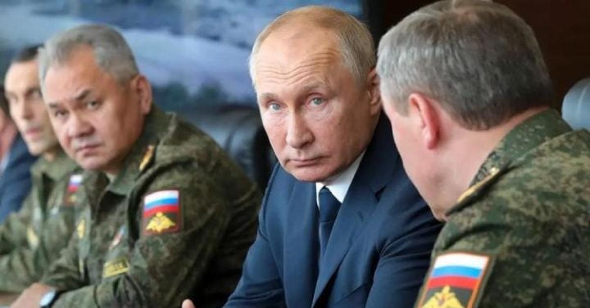 Russia, 007 del Cremlino sventano attentato organizzato da intelligence ucraina: "Avrebbero ucciso alto funzionario in un cimitero"