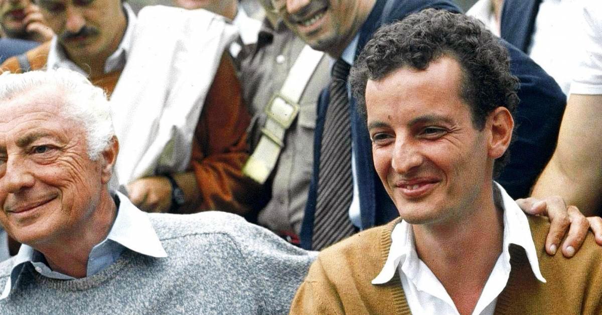 Eredità Agnelli, emersa bozza di donazione del 25% di Dicembre al figlio Edoardo datata 14 novembre 2000, giorno prima della sua morte Eredità Agnelli, emersa bozza di donazione del 25% di Dicembre al figlio Edoardo datata 14 novembre 2000, giorno prima della sua morte