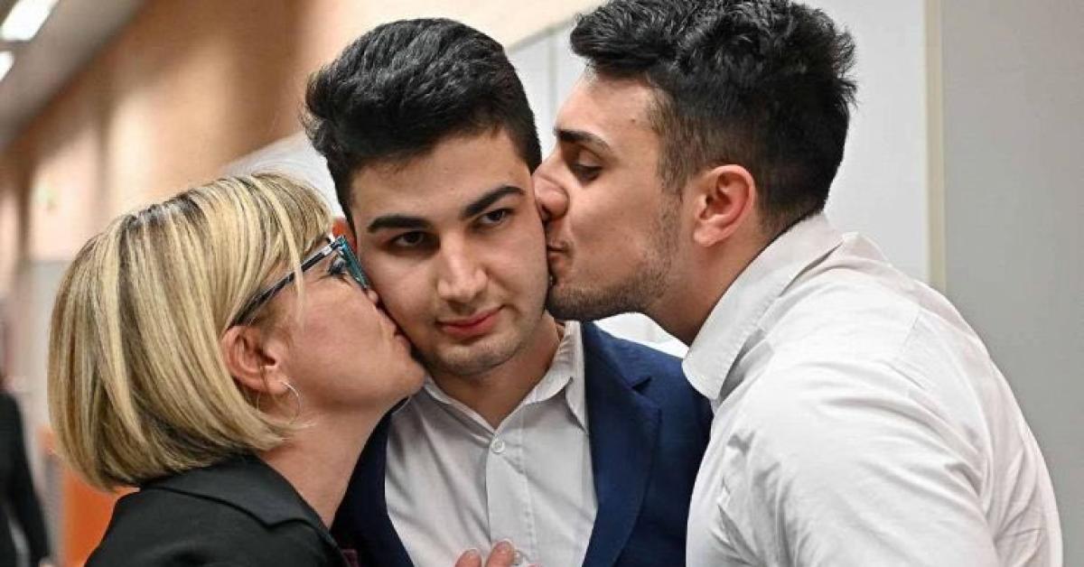 Omicidio Collegno, Alex Cotoia assolto definitivamente dalla Cassazione, nel 2020 uccise il padre con 34 coltellate per difendere la madre