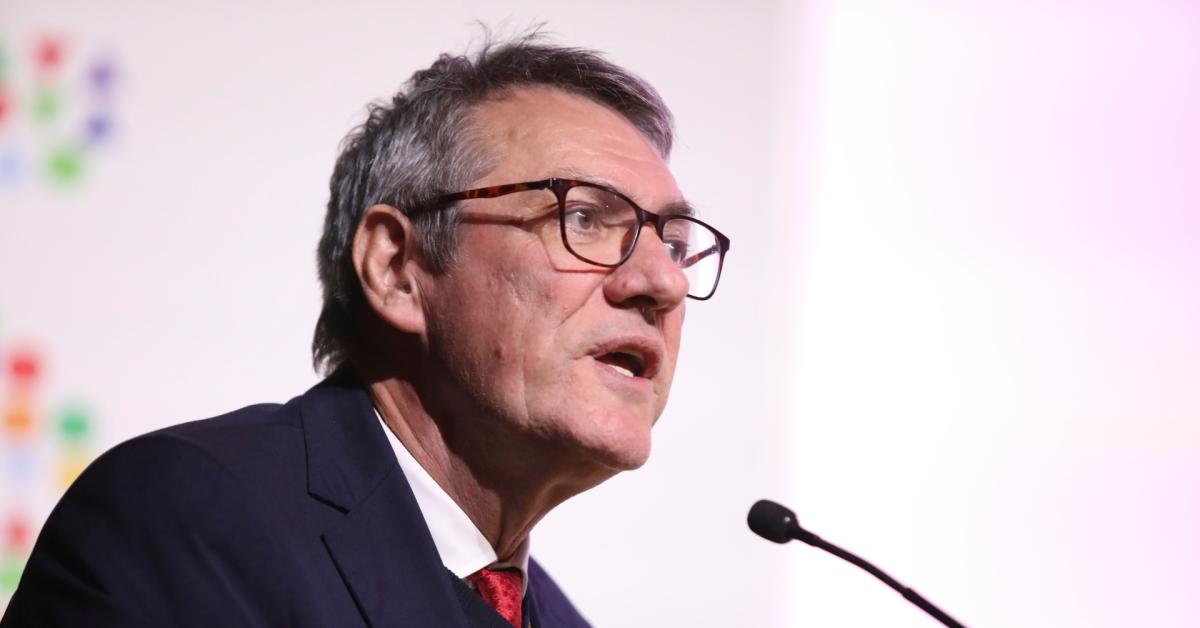 Poveri lavoratori italiani, stretti tra Maurizio Landini e Marina Calderone, un ministro del Lavoro sconosciuto