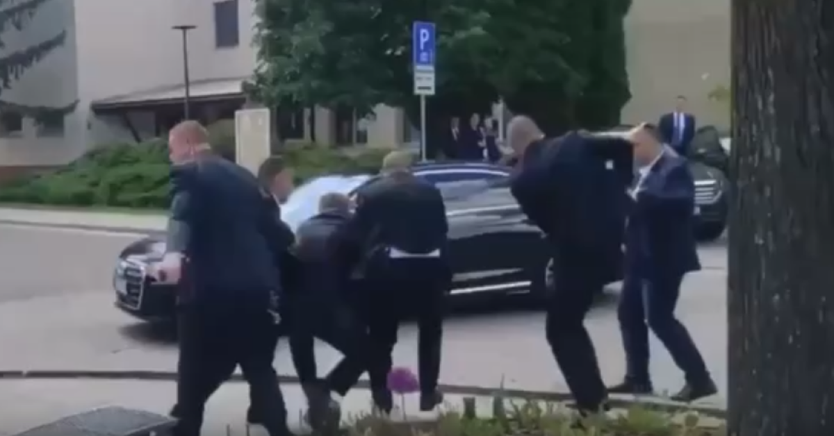 Slovacchia, spari al premier Robert Fico ad Handova, primo ministro ferito e ricoverato, arrestato l’attentatore   VIDEO