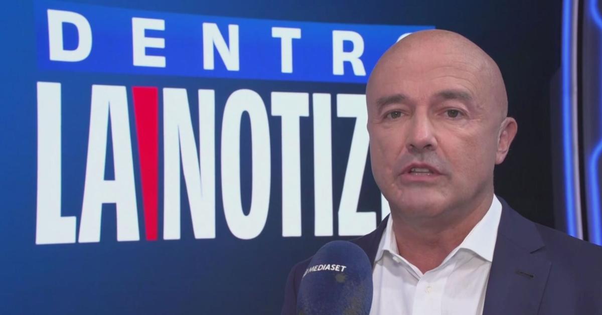Ascolti di pomeriggio di Canale 5 in crisi con Gianluigi Nuzzi, rischio flop, e non è ancora partita la concorrenza su Rai 1 con Alberto Matano Ascolti di pomeriggio di Canale 5 in crisi con Gianluigi Nuzzi, rischio flop, e non è ancora partita la concorrenza su Rai 1 con Alberto Matano