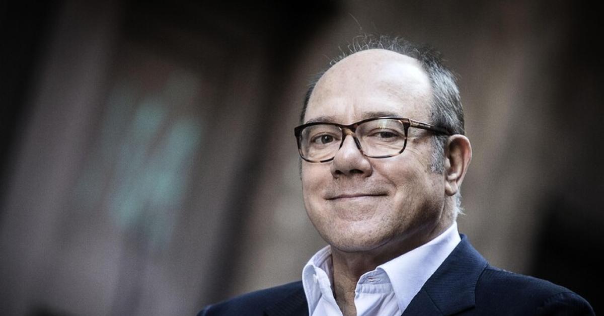 Festival di Venezia, Carlo Verdone vittima o finto ingenuo? Il grande attore è ormai un’ombra che cerca solo visibilità Festival di Venezia, Carlo Verdone vittima o finto ingenuo? Il grande attore è ormai un’ombra che cerca solo visibilità