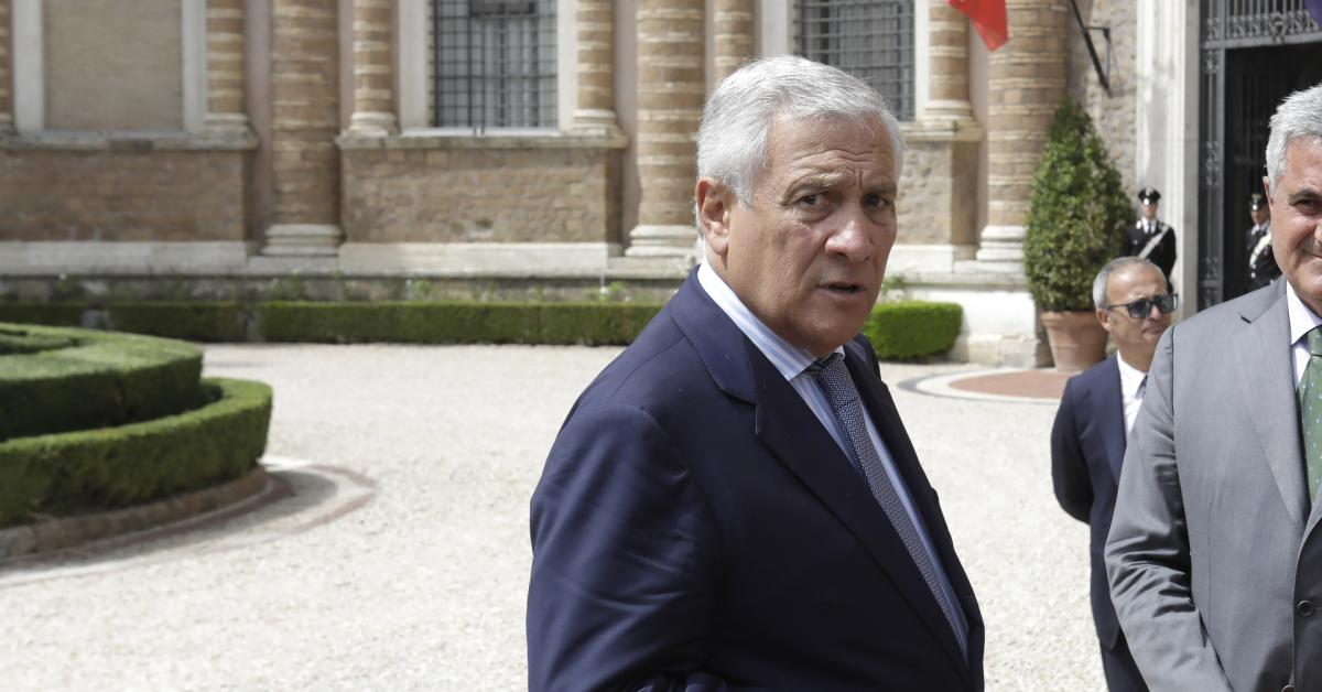 Tajani in tilt su Gaza: “Per me Israele aveva ragione, ora troppi morti”, poi sull’Ucraina: “Pessimista su pace, Putin e Trump parlano molto” Tajani in tilt su Gaza: “Per me Israele aveva ragione, ora troppi morti”, poi sull’Ucraina: “Pessimista su pace, Putin e Trump parlano molto”