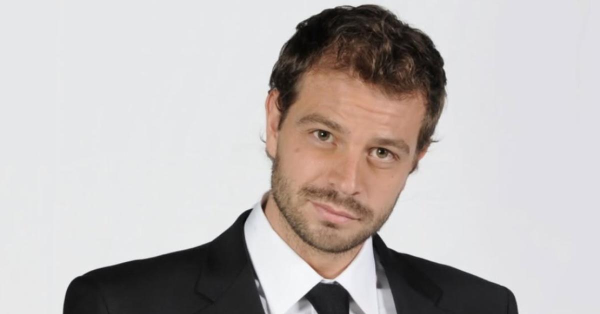 Addio a Paul Baccaglini, trovato morto a 41 anni nella sua abitazione a Segrate l’ex inviato de Le Iene: ipotesi suicidio