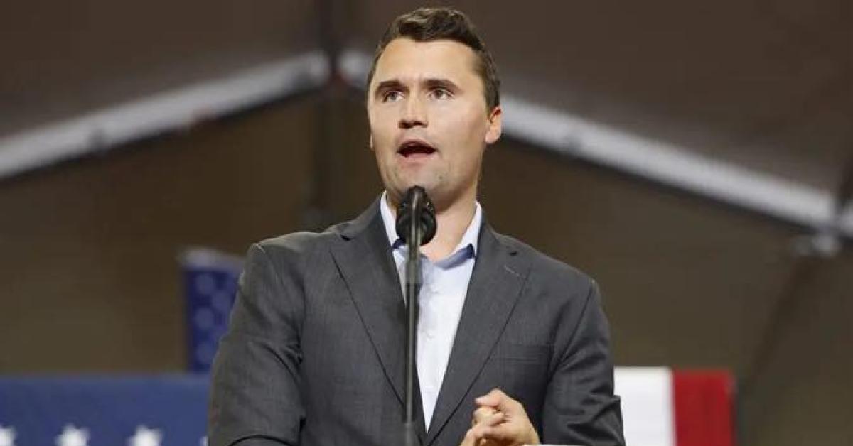 Attentato a Charlie Kirk, al Parlamento Ue negato un minuto di silenzio: maleducazione istituzionale, non riconosciuta gravità del gesto