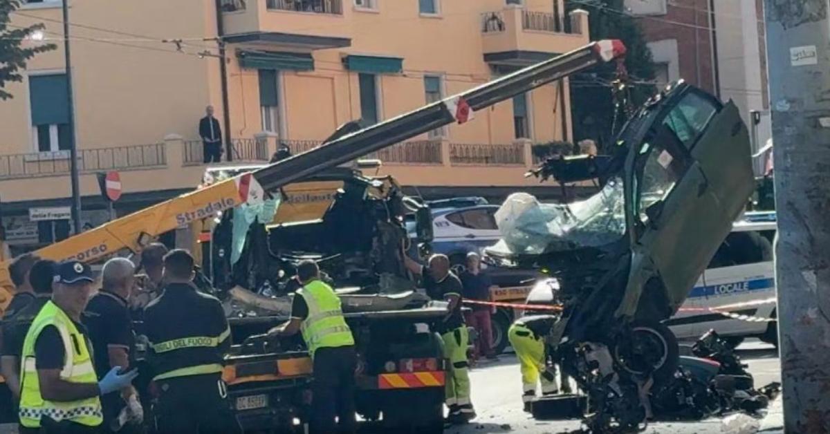 bologna audi rubata con a bordo 2 ragazzi albanesi si schianta contro palo dopo inseguimento polizia morto 18enne ferito 19enne 8211 video
