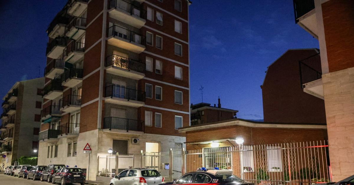 Milano, 70enne si getta dal quarto piano per suicidarsi ma cade su 83enne uccidendola: l