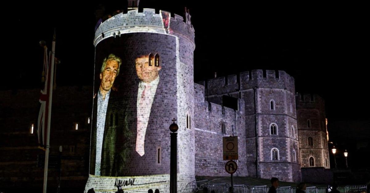 trump a londra sul tavolo accordi tecnologici per 16331mld e sconto su dazi proiettate foto tycoon epstein su torre windsor arrestati 4 attivisti