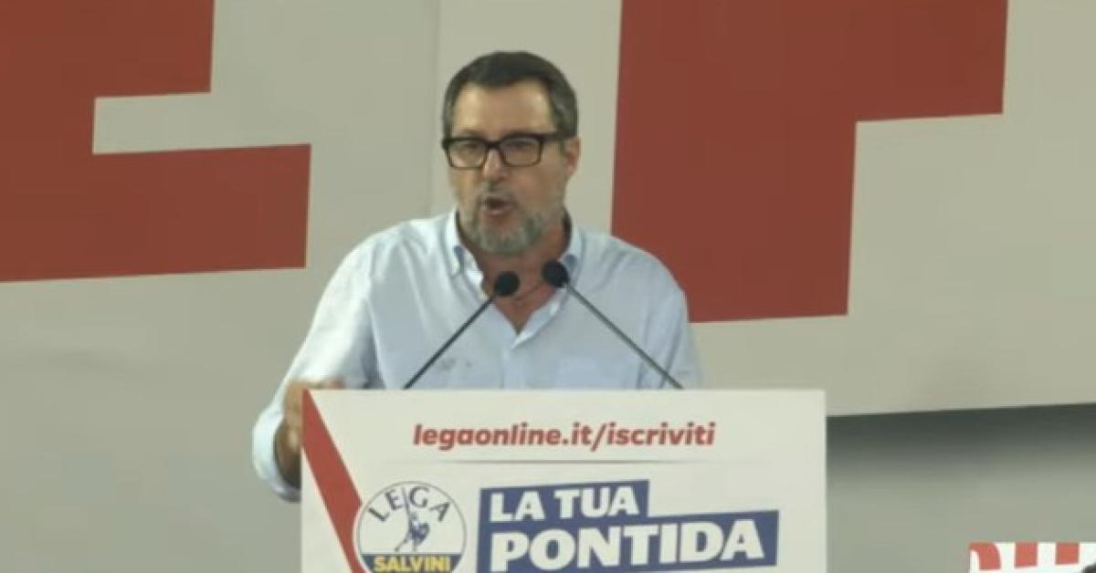 Pontida 2025, Salvini: "Applausi per Kirk, esercito europeo? Nostri figli non andranno in Ucraina", Vannacci: "Lo straniero? Non è Putin ma chi stupra" VIDEO Pontida 2025, Salvini: "Applausi per Kirk, esercito europeo? Nostri figli non andranno in Ucraina", Vannacci: "Lo straniero? Non è Putin ma chi stupra" VIDEO