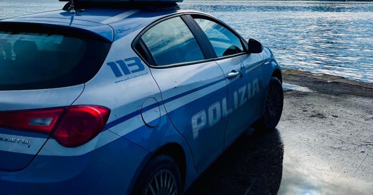 lite tra donne finisce nel sangue nel napoletano 3 le accoltellate trasportate la scorsa notte al pronto soccorso le indagini affidate alla polizia