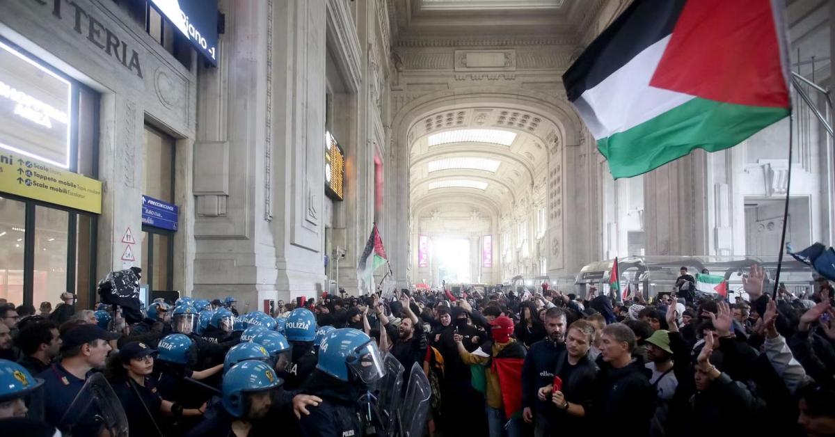 Sciopero 22 settembre, oltre 1mln di manifestanti pro Gaza in oltre 80 città, guerriglia urbana a Milano, disordini anche a Roma, Bologna e Torino Sciopero 22 settembre, oltre 1mln di manifestanti pro Gaza in oltre 80 città, guerriglia urbana a Milano, disordini anche a Roma, Bologna e Torino