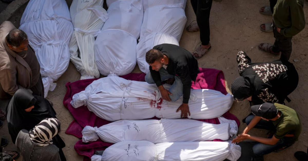 Gaza, l’appello dei giuristi italiani contro il genocidio: “Ue interrompa ogni rapporto con Israele, stop a distruzione sistematica di civili” – IL TESTO