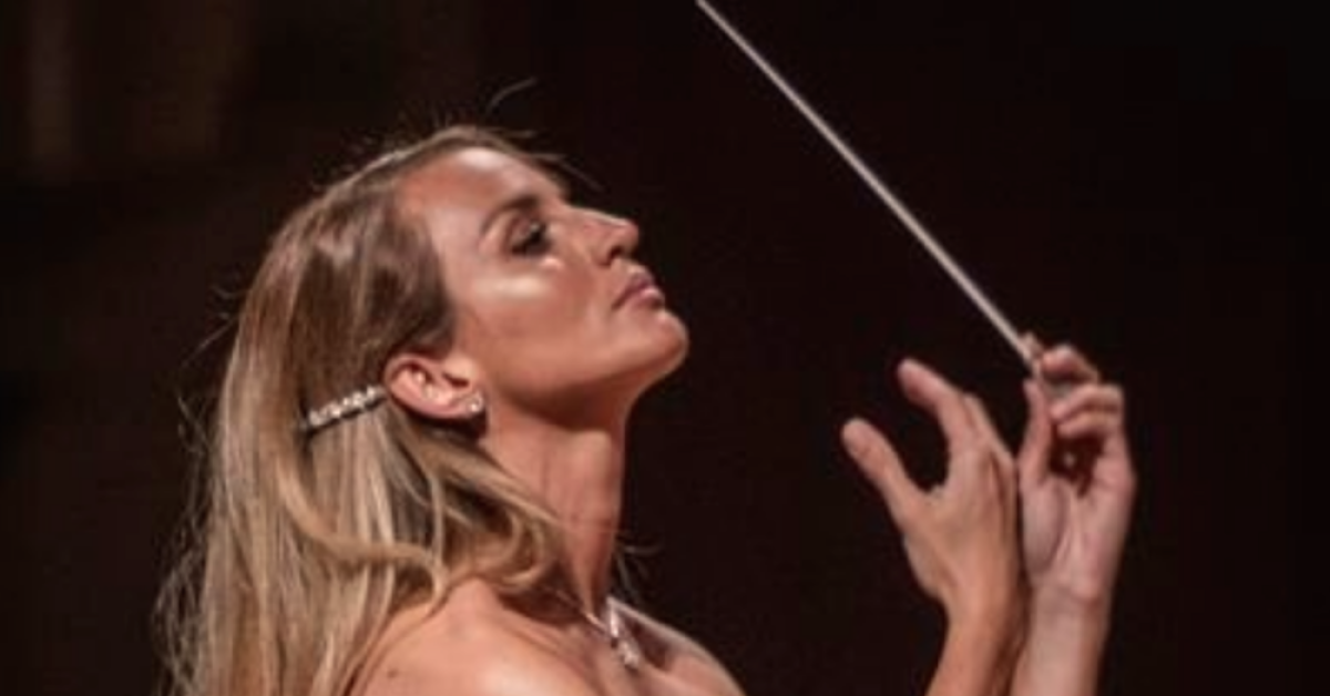 beatrice venezi alla fenice finalmente un motivo per guardare l8217opera senza addormentarsi