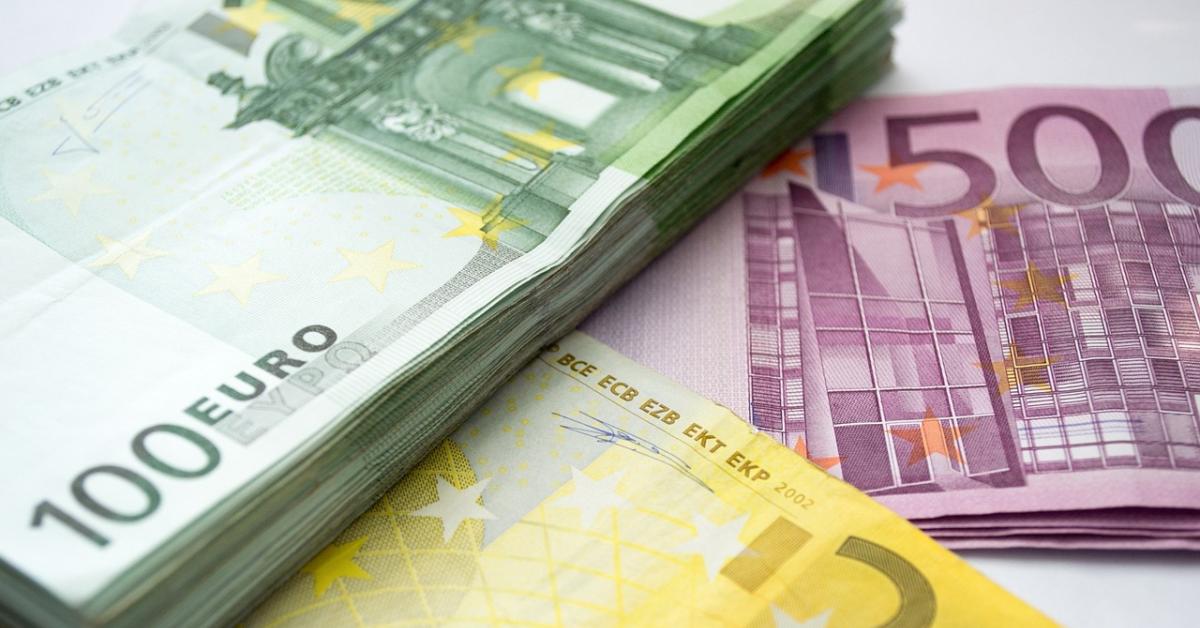 bce in caso di crisi serve avere il contante almeno 70 euro ma non volevano abolirlo nel nome della cashless society