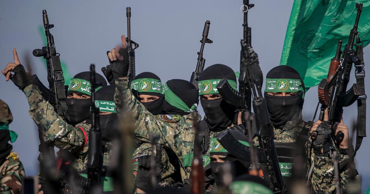 Piano Trump per Gaza, Hamas chiede a tycoon più tempo per rispondere, ritiro Idf dalla Striscia e modifiche su disarmo ed esilio