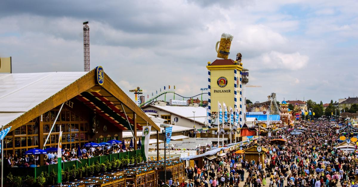 Monaco, Oktoberfest chiuso fino alle 17 per allarme bomba: esplosivi piazzati da uomo in abitazione genitori vicino a festival prima del suicidio