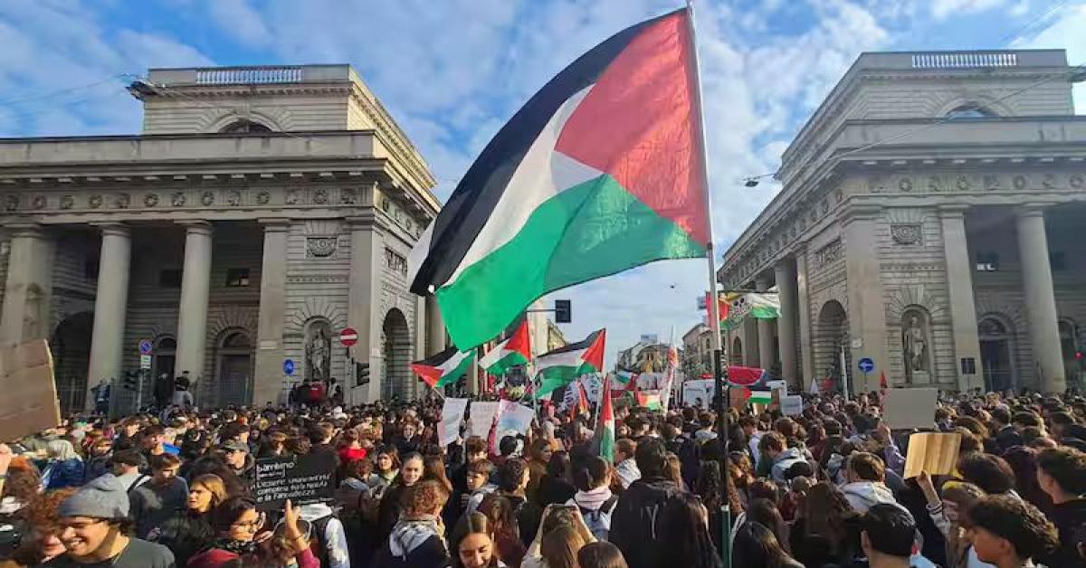 Sciopero generale 3 ottobre, oltre 2mln di manifestanti in più di 100 città, oggi a Roma nuovo corteo pro Pal contro genocidio a Gaza Sciopero generale 3 ottobre, oltre 2mln di manifestanti in più di 100 città, oggi a Roma nuovo corteo pro Pal contro genocidio a Gaza