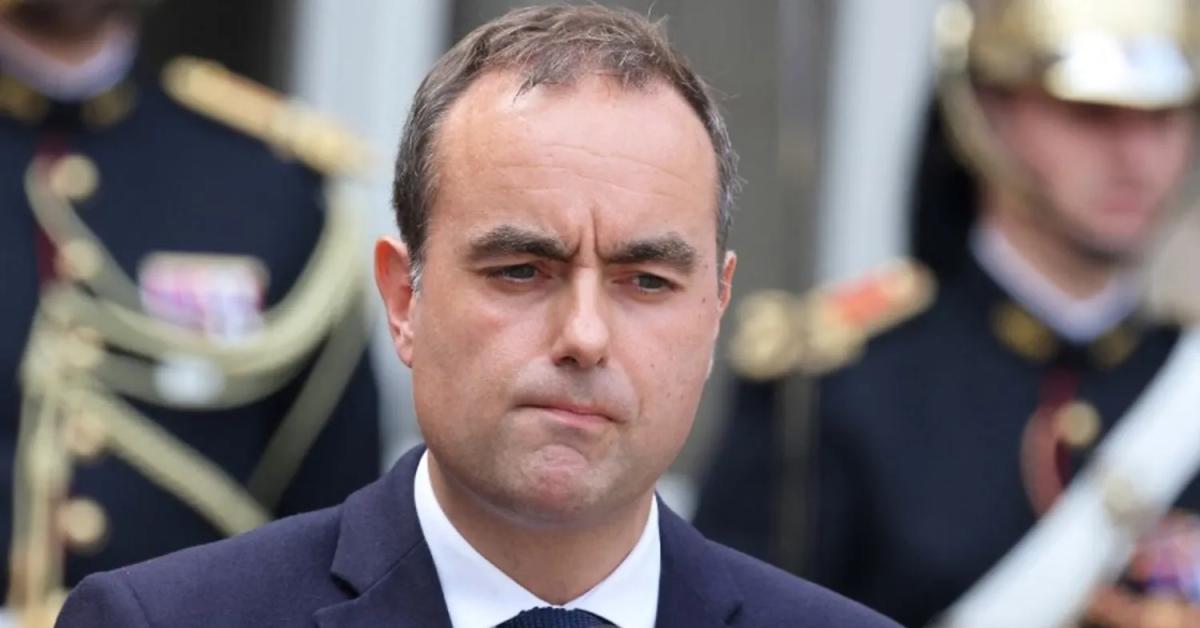 francia lecornu rassegna dimissioni da primo ministro dopo un giorno di governo in pole per la successione vautrin lombard e darmanin