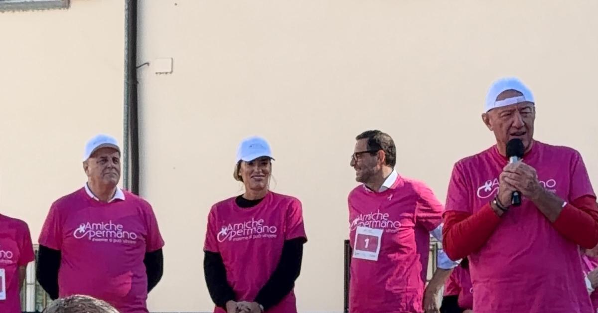 Amiche per Mano: i campioni dello sport e dello spettacolo in campo per la prevenzione del tumore al seno