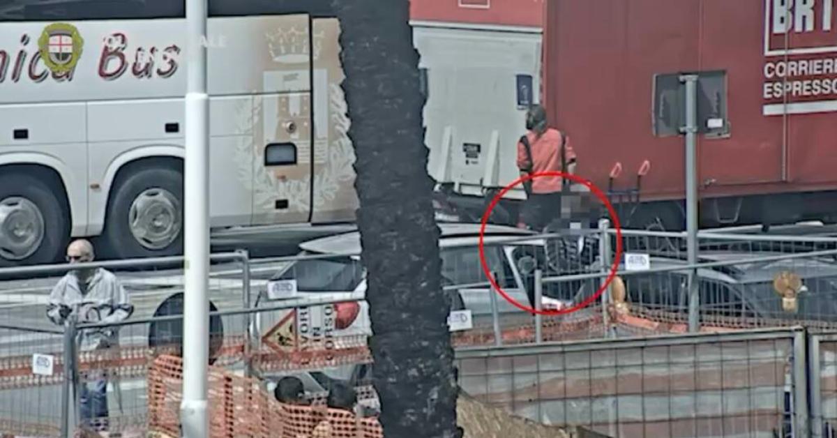 Genova, lo spaccio del centro storico passava da una coppia di ristoratori etnici, 32 indagati e 20 in carcere Genova, lo spaccio del centro storico passava da una coppia di ristoratori etnici, 32 indagati e 20 in carcere
