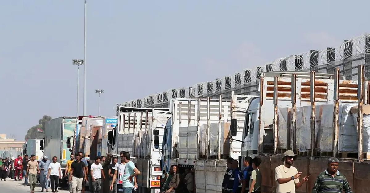 Gaza, Ong denunciano: "Israele ha respinto almeno 23 richieste di aiuti da inizio tregua, coperte, letti, biancheria, cucine bloccati ai valichi"