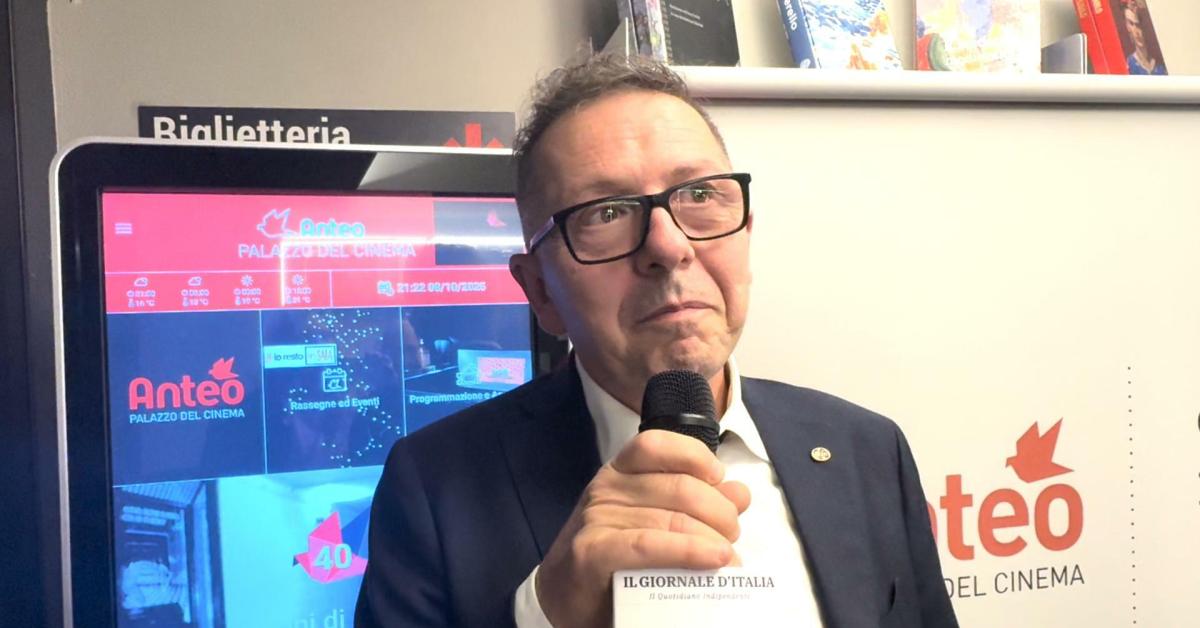 "LA MEMORIA E IL DEBITO", il film sul più tragico incidente aereo italiano: Linate, 8 ottobre 2001, 8:10 VIDEO "LA MEMORIA E IL DEBITO", il film sul più tragico incidente aereo italiano: Linate, 8 ottobre 2001, 8:10 VIDEO