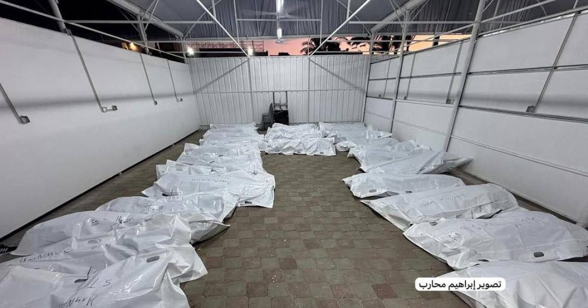 Gaza, Israele restituisce 45 salme di palestinesi come da "accordo di pace", Anp: "Molti corpi presentano segni di tortura ed esecuzioni"