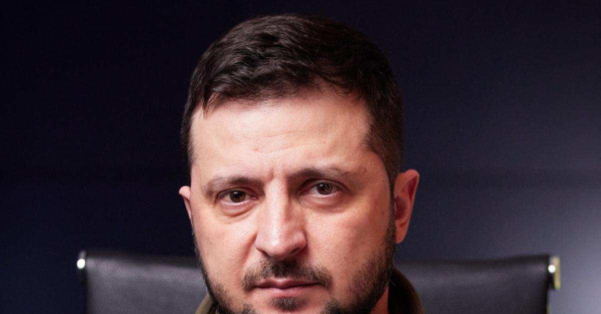 Il guitto Zelensky piagnucola perché vuole nuovi missili; la Nato con Rutte garantisce supporto come l Il guitto Zelensky piagnucola perché vuole nuovi missili; la Nato con Rutte garantisce supporto come l