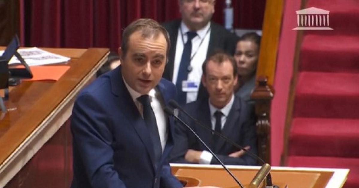 Francia, Lecornu si salva da mozioni di sfiducia di Mélenchon e Le Pen, la prima non passa per 18 voti, la seconda per 145, il premier: "Ora al lavoro" Francia, Lecornu si salva da mozioni di sfiducia di Mélenchon e Le Pen, la prima non passa per 18 voti, la seconda per 145, il premier: "Ora al lavoro"