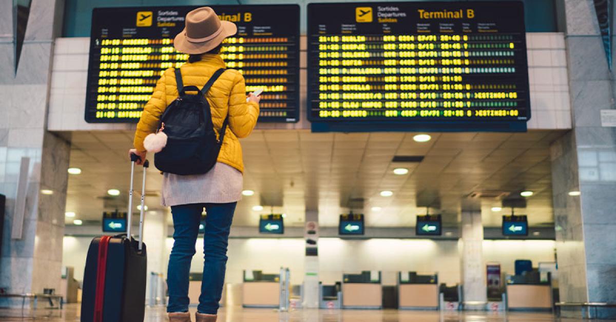 Voli in ritardo, nuove regole sui rimborsi con risarcimenti dopo 3 ore e una soglia minima di 300 euro Voli in ritardo, nuove regole sui rimborsi con risarcimenti dopo 3 ore e una soglia minima di 300 euro