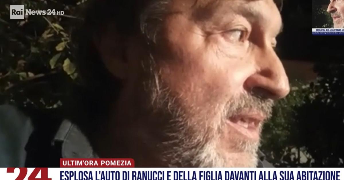 Pomezia, attentato a Sigfrido Ranucci: ordigno esplode sotto auto davanti casa, danneggiata vettura della figlia, "Esplosione poteva uccidere" VIDEO Pomezia, attentato a Sigfrido Ranucci: ordigno esplode sotto auto davanti casa, danneggiata vettura della figlia, "Esplosione poteva uccidere" VIDEO