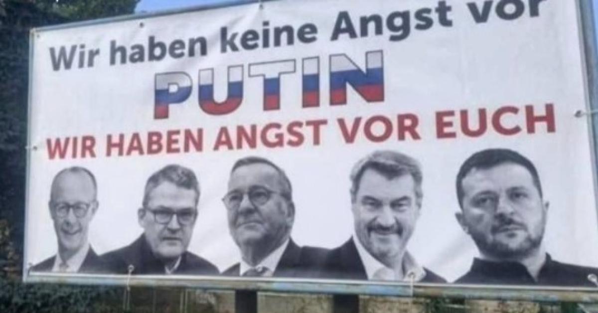 Germania, tabellone pubblicitario in Sassonia Anhalt recita "Non abbiamo paura di Putin, ma di voi": sotto i volti di 5 leader Ue tra cui Zelensky Germania, tabellone pubblicitario in Sassonia Anhalt recita "Non abbiamo paura di Putin, ma di voi": sotto i volti di 5 leader Ue tra cui Zelensky