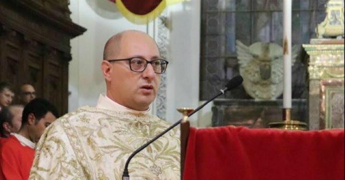 Gela (CL), parroco accoltellato all
