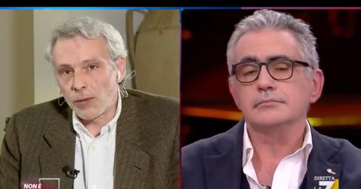 Vaccino Covid, quando nel 2022 i virologi Pregliasco e Frajese ammettevano la genotossicità siero Moderna: "Cambia Dna, causa cancro"   VIDEO