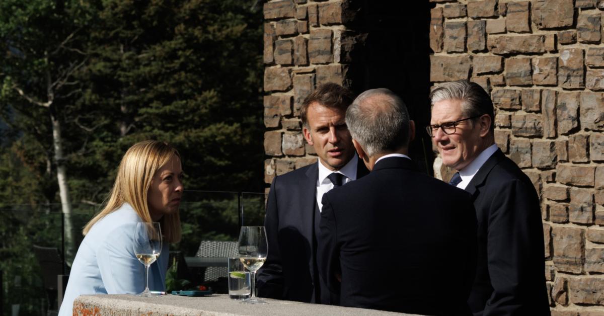 Vertice "volenterosi", Francia, Uk e Francia insistono e preparano invio di armi a Kiev, Zelensky attacca Putin: "Vuole disastro umanitario" Vertice "volenterosi", Francia, Uk e Francia insistono e preparano invio di armi a Kiev, Zelensky attacca Putin: "Vuole disastro umanitario"