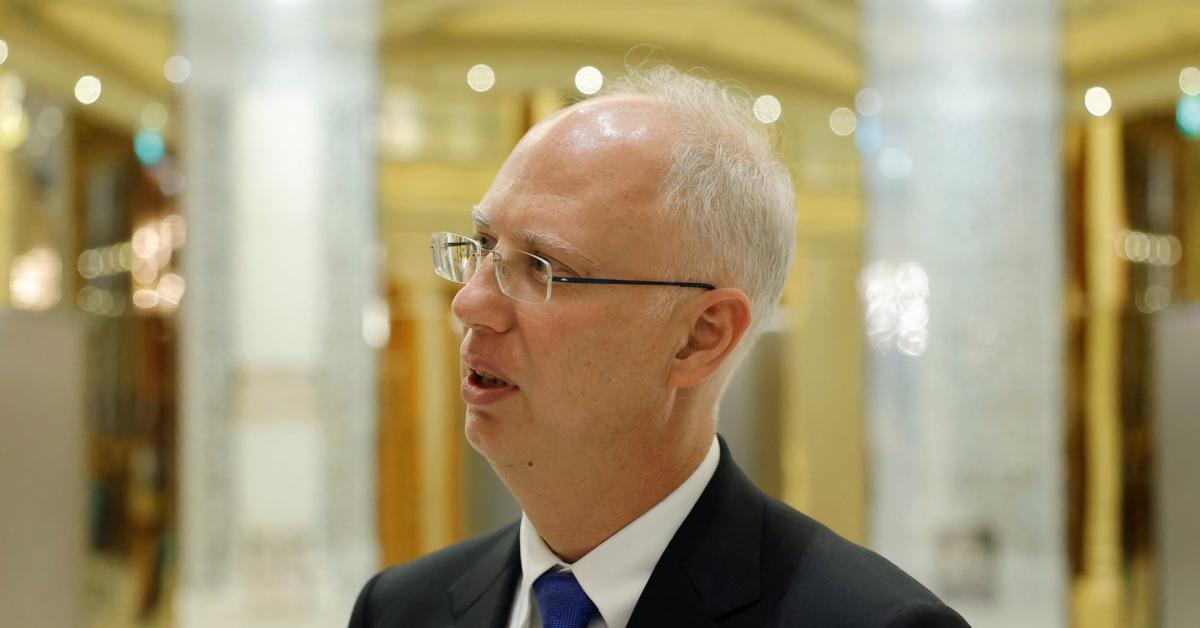 Ucraina, inviato russo Dmitriev: "Siamo vicini a una soluzione diplomatica del conflitto e a un summit Trump Putin, verso congelamento fronte" Ucraina, inviato russo Dmitriev: "Siamo vicini a una soluzione diplomatica del conflitto e a un summit Trump Putin, verso congelamento fronte"