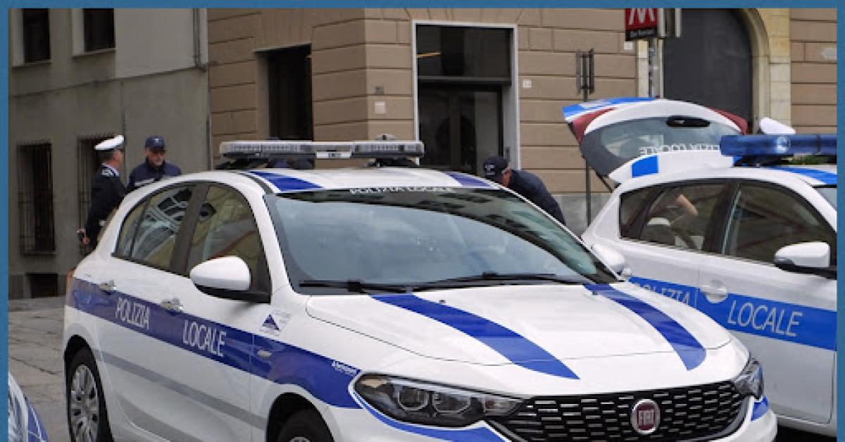 Genova, la polizia locale ferma la pensionata che bruciava i cassonetti, denunciata per incendio aggravato Genova, la polizia locale ferma la pensionata che bruciava i cassonetti, denunciata per incendio aggravato