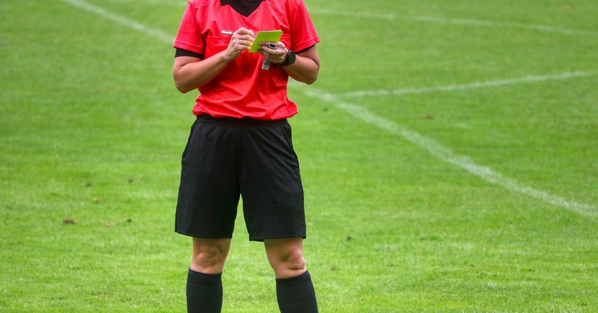 arrestato arbitro corrotto che inventava espulsioni e rigori nei campionati primavera per far vincere scommesse da Ilgiornaleditalia.it arrestato arbitro corrotto che inventava espulsioni e rigori nei campionati primavera per far vincere scommesse