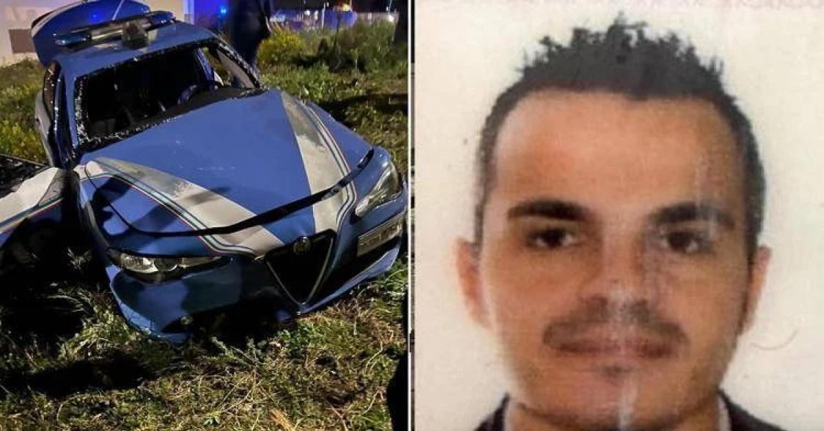 Torre del Greco (NA), scontro frontale tra auto polizia e BMW X4, morto poliziotto 47enne Aniello Scarpati, conducente suv in fuga   VIDEO Torre del Greco (NA), scontro frontale tra auto polizia e BMW X4, morto poliziotto 47enne Aniello Scarpati, conducente suv in fuga   VIDEO