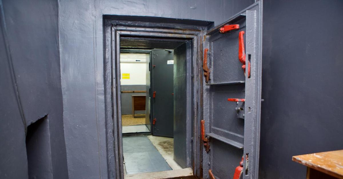 Bunker antiatomici in Svizzera, anche i frontalieri inclusi nella nuova fase strategica della neutralità armata elvetica