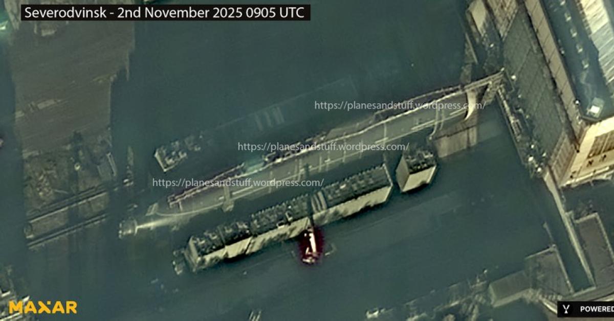 Russia, varato sottomarino Khabarovsk: battello a propulsione nucleare lungo circa 130 metri, costruito come piattaforma per i droni Poseidon Russia, varato sottomarino Khabarovsk: battello a propulsione nucleare lungo circa 130 metri, costruito come piattaforma per i droni Poseidon