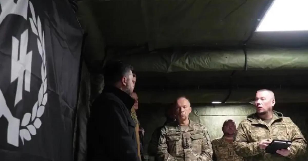 Ucraina, Mosca: “Pokrovsk è caduta, decine di soldati di Kiev si sono arresi”. Esercito ucraino conferma: “Difenderla è sempre più difficile”