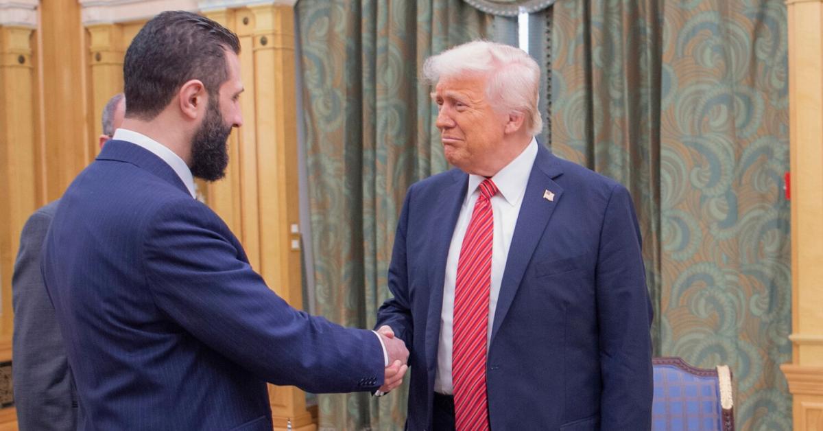 usa leader siriano al sharaa da trump sul tavolo lotta all8217isis e rapporti con israele rimossa anche taglia da $10mln su testa ex jihadista